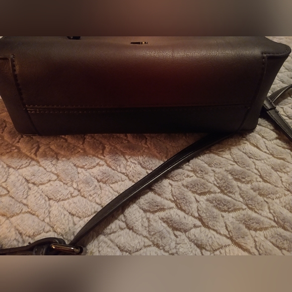 Simply Vera by Vera Wang purse - Picture 3 of 4